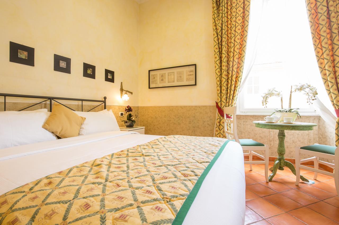 Alojamento de Acomodação e Pequeno-almoço Caesar House Residenze Romane 3*